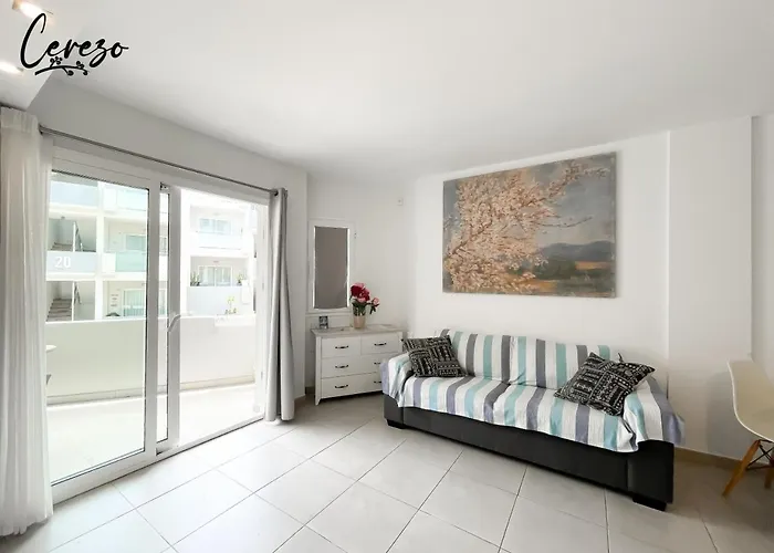 B-rent Sun Cerezo Pool Corralejo