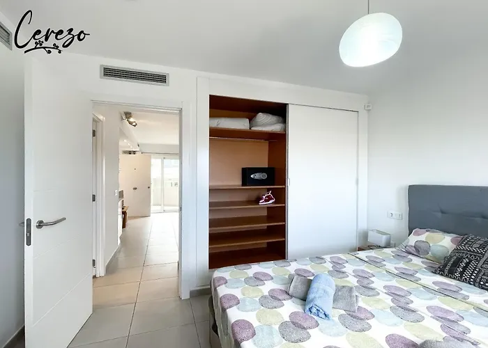 B-rent Sun Cerezo Pool Lejlighed