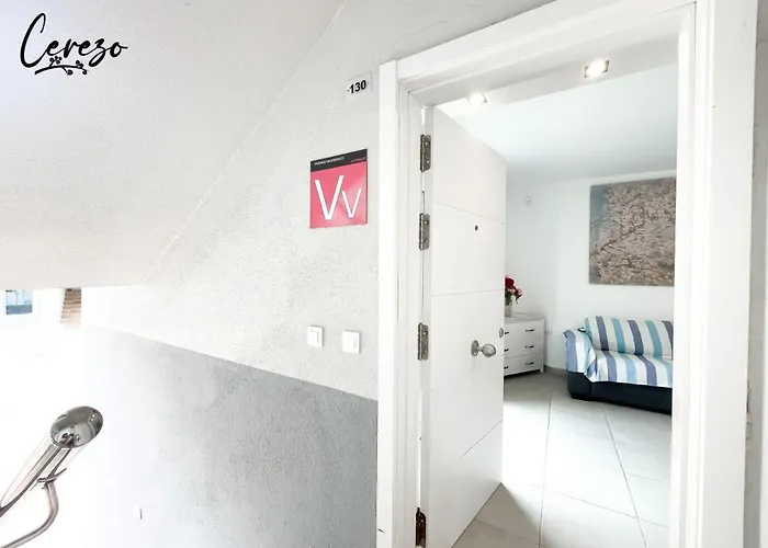 B-rent Sun Cerezo Pool Lejlighed *